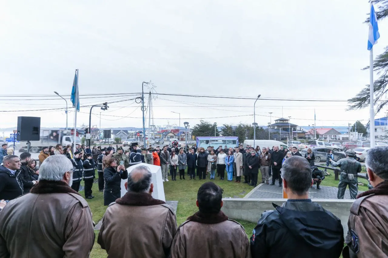 photo_5066683635767291515_y