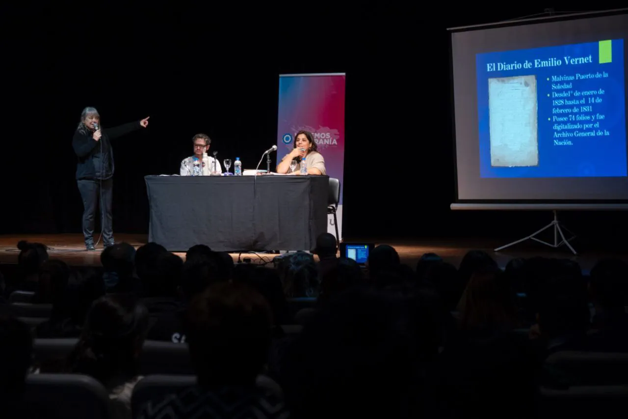 photo_5066842875974758291_y