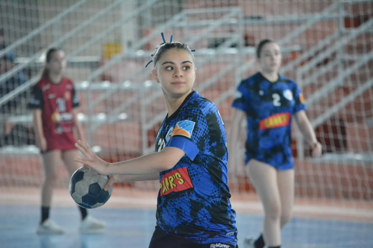 photo_5066584864404385432_y