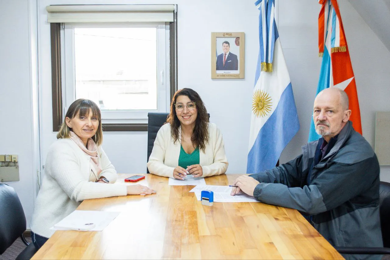 photo_5089164705775333271_y